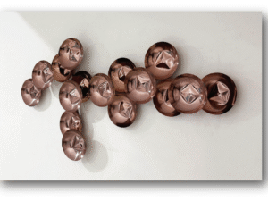 Decoración de Pared Metálica Moderna con Acabado Brillante